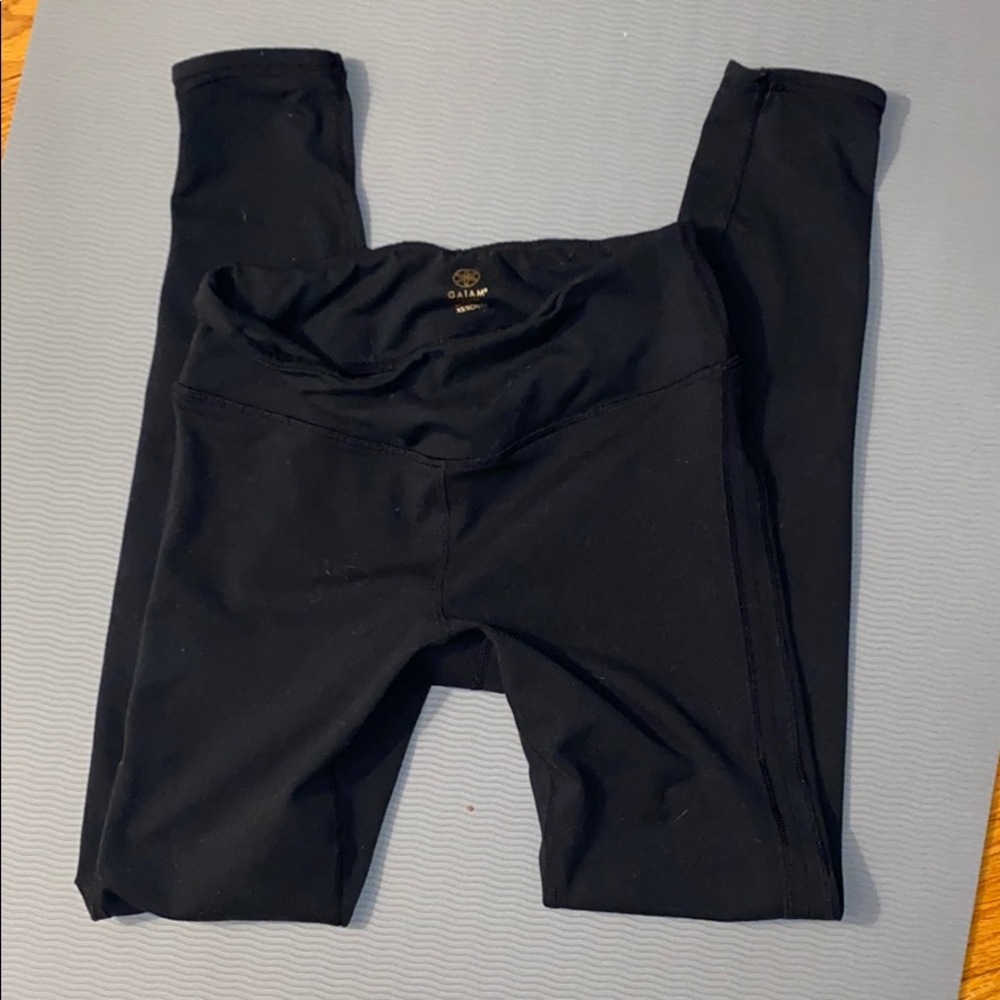 Gaiam leggings with cut outs by ankle
